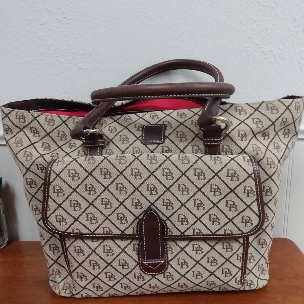 Dooney & Bourke Large Pocket Shopper, Logo Print, NWT, Shoulder Bag, DB Print
